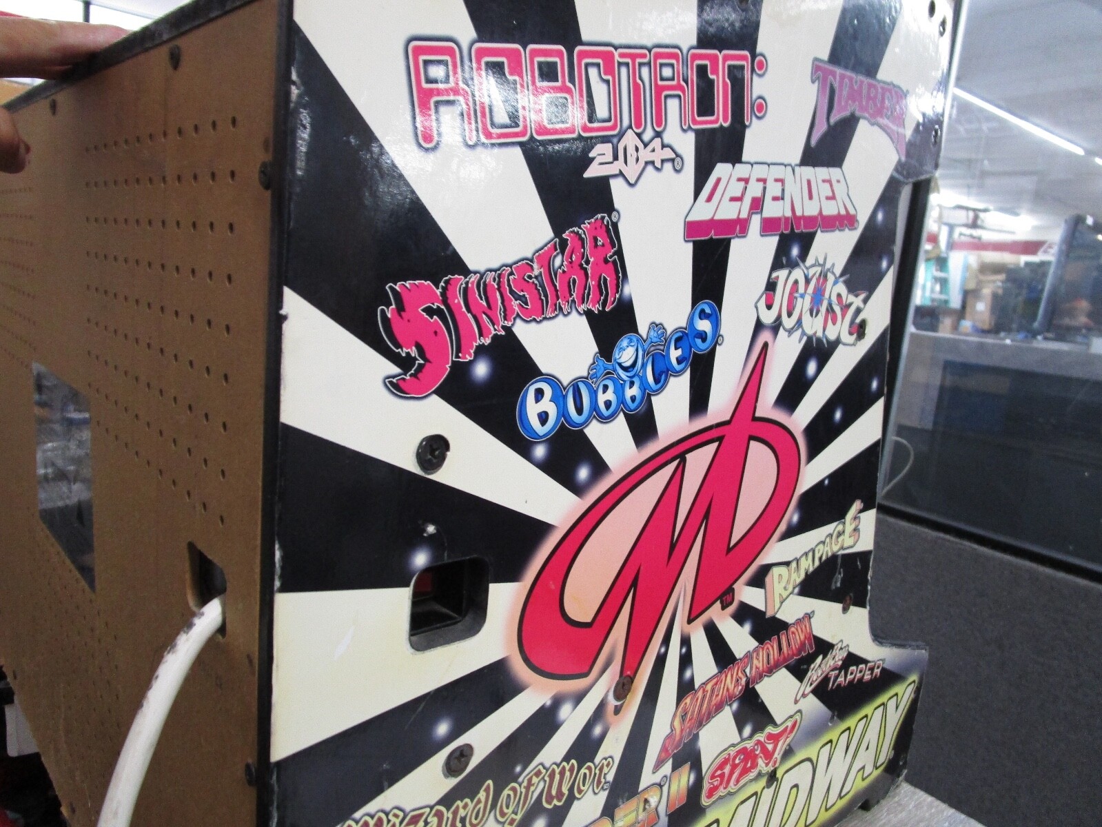 2005 Midway arcade game BIG ELECTRONIC GAMES LIMITED EDITION MODEL