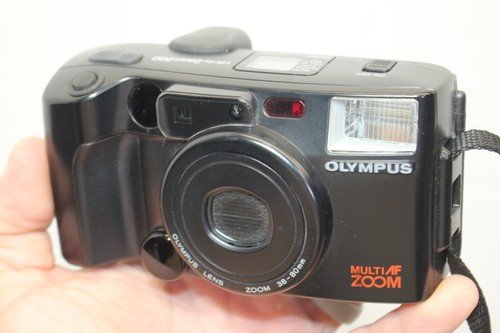Olympus Infinity Zoom 200 35mm Camera Bundle TESTED! w/ Remote Control & Film! - Picture 7 of 21