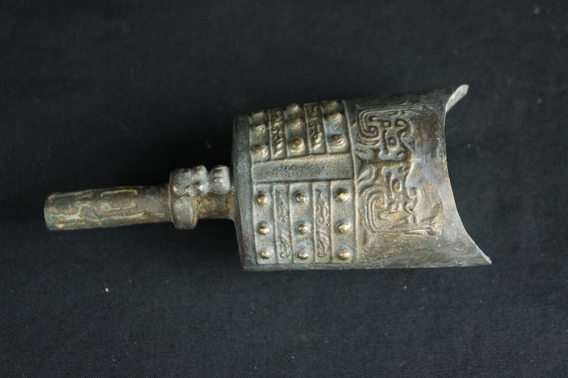 Nice vintage chinese traditional bell w. box [Y8-W7-A8]