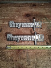 Camioneta pickup Cheyenne 10 emblemas 1973-1974 6273131 guardabarros derecho izquierdo carrocería cuadrada