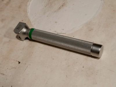 Konig Laryngoscope Handle MDS0423605 2.5V Xenon Medical Intubation Tool