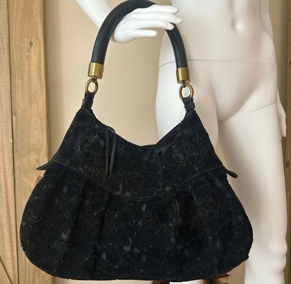 Impresionante R&Y Augousti Negro Corte Láser Gamuza Grande Foto 2 de 4