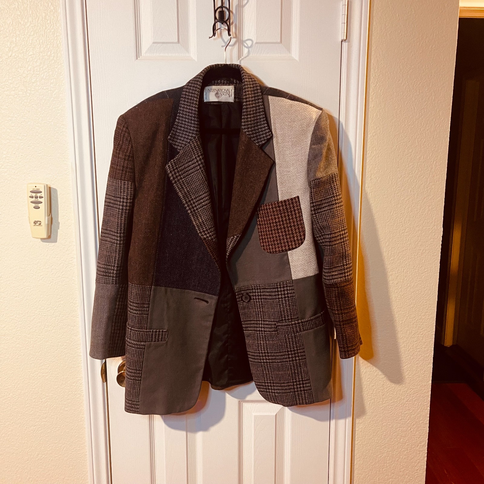 Vintage International Scene Brown Patchwork Blaze… - image 2