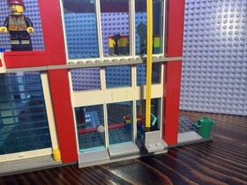 LEGO #60004 City - Fire Station (2013) 98% Complete No manual or box, READ