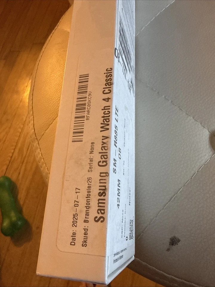 Samsung Galaxy Watch4 Classic SM-R885UZ - 42mm - Silver - LTE - Image 2 of 4