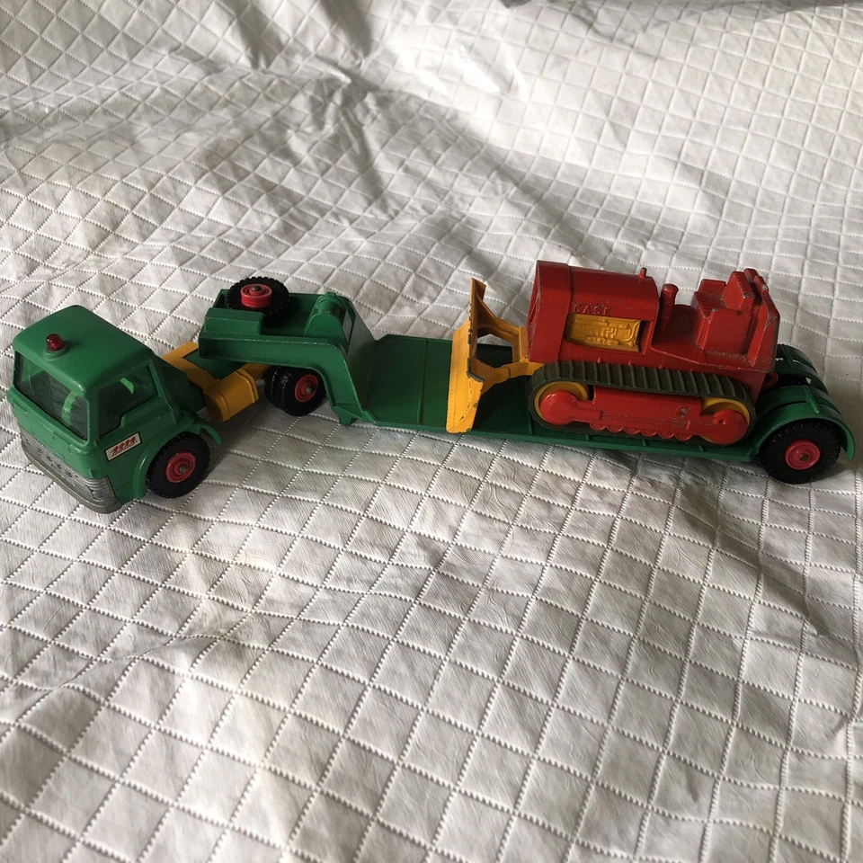 Matchbox Lesney King Size No. K-17 Ford Tractor Dyson Low Trailer  Case Tractor - Image 4 of 4