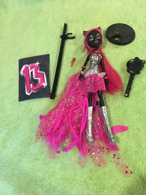 păpuși monster high catty noir