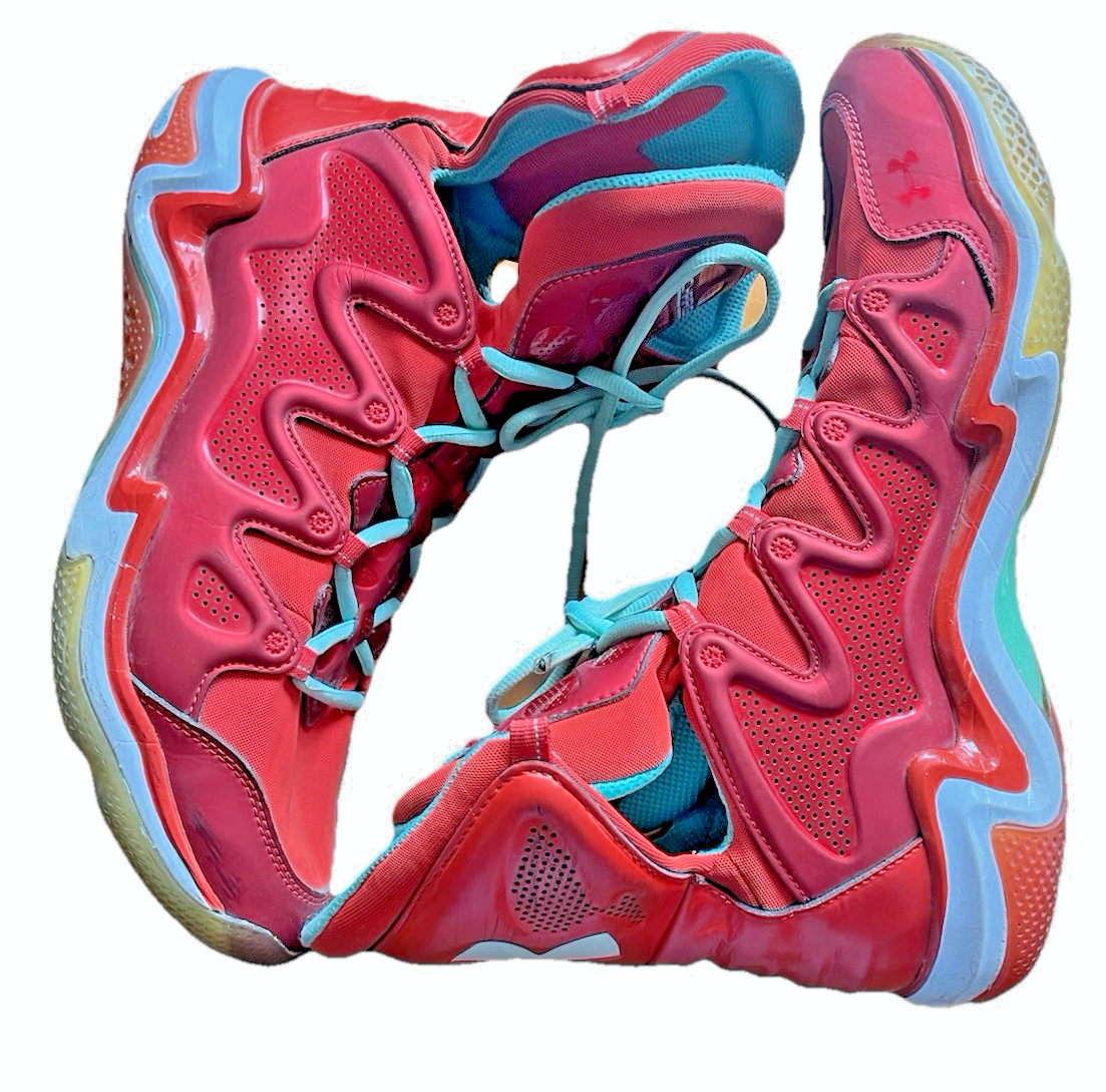 UNDER ARMOUR® Micro G Charge BB Red Basketball Sneakers  display picture 3