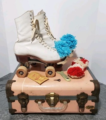 Vintage HYDE Chicago Woman's Roller Skates White Leather Size 7 w/Cub Case & Key