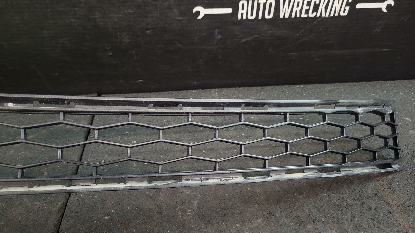 2014 MASERATI GHIBLI SET OF LOWER CENTER & LEFT DRIVER FRONT BUMPER GRILL MESH