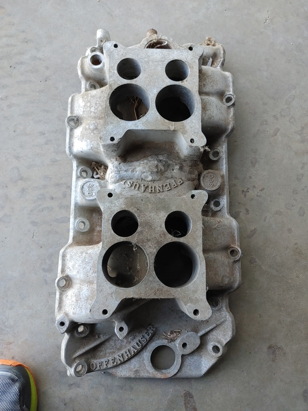 VINTAGE OFFENHAUSER 360 BBC DUAL QUAD Quadrajet INTAKE MANIFOLD