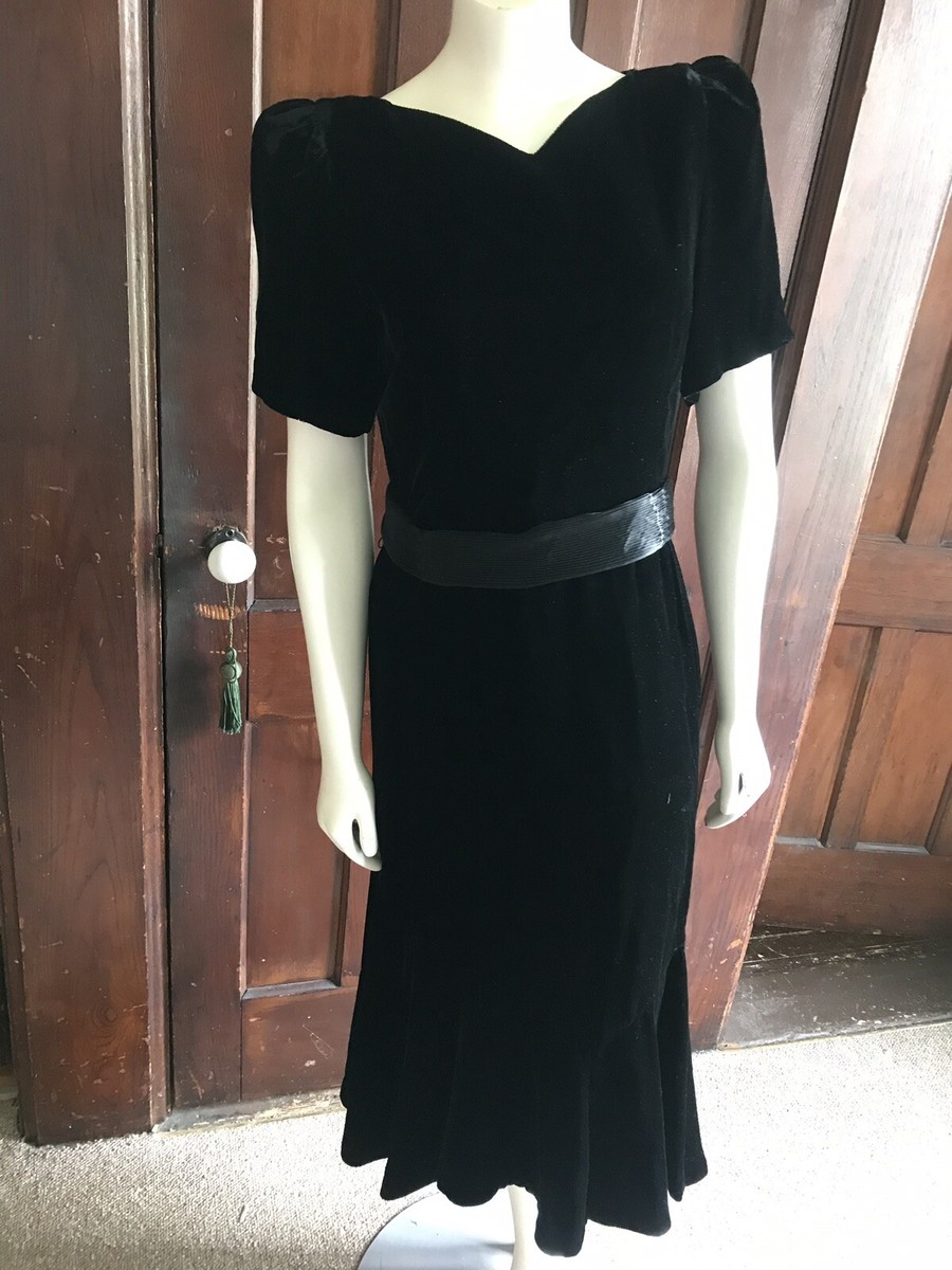fitted black velvet dress Bead-Trimmed Short Velvet Homecoming Dress 6200S Black / 0 main image 1