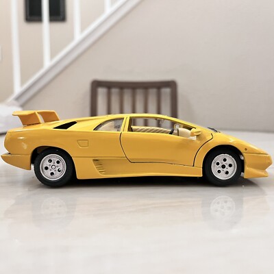 Bburago Lamborghini Diablo 1990 Collection Diecast Model Car 1/24