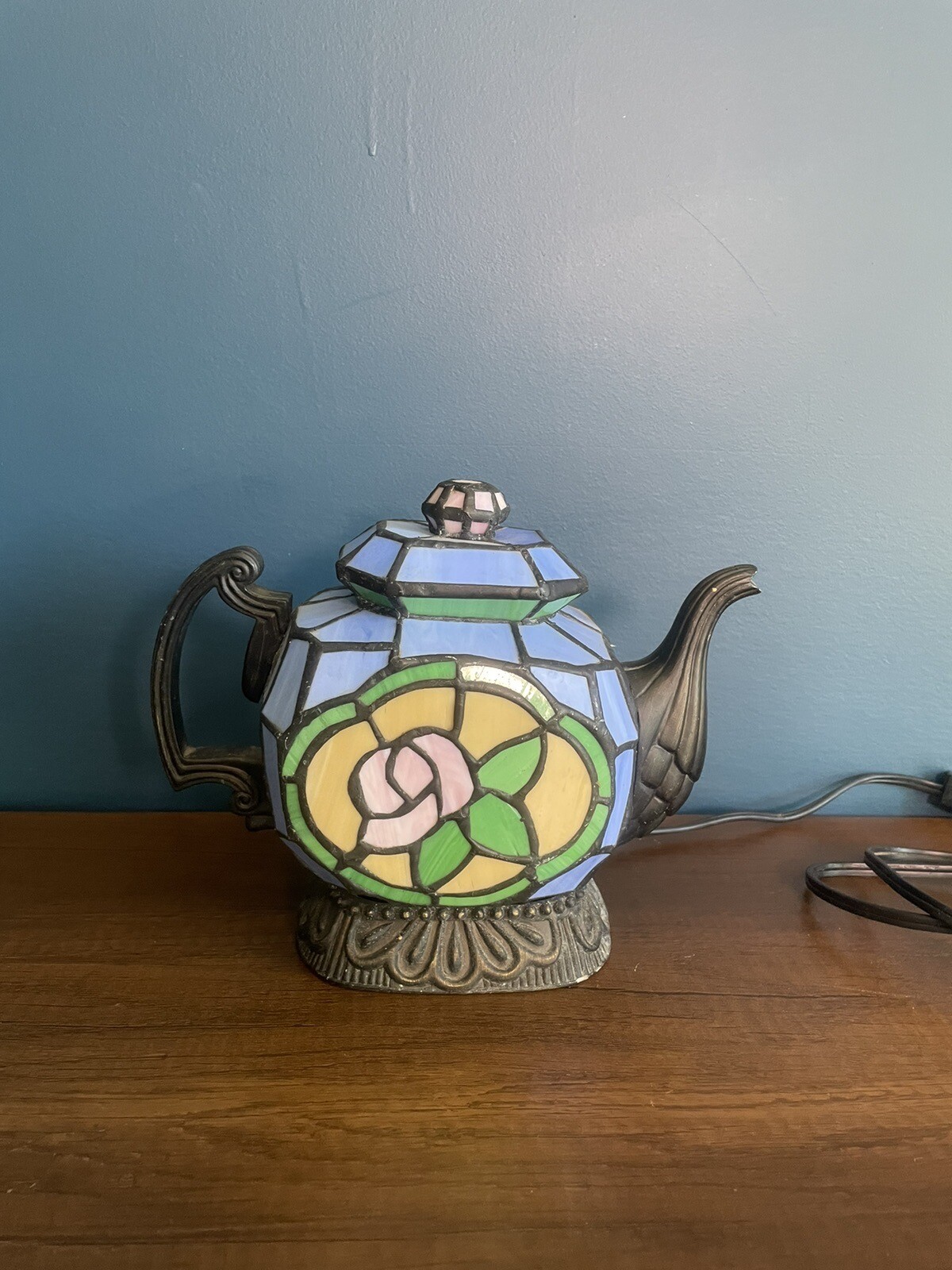 Cheyenne TiffanyStyle Teapot Lamp Stained Glass Table Lamp/Night Light