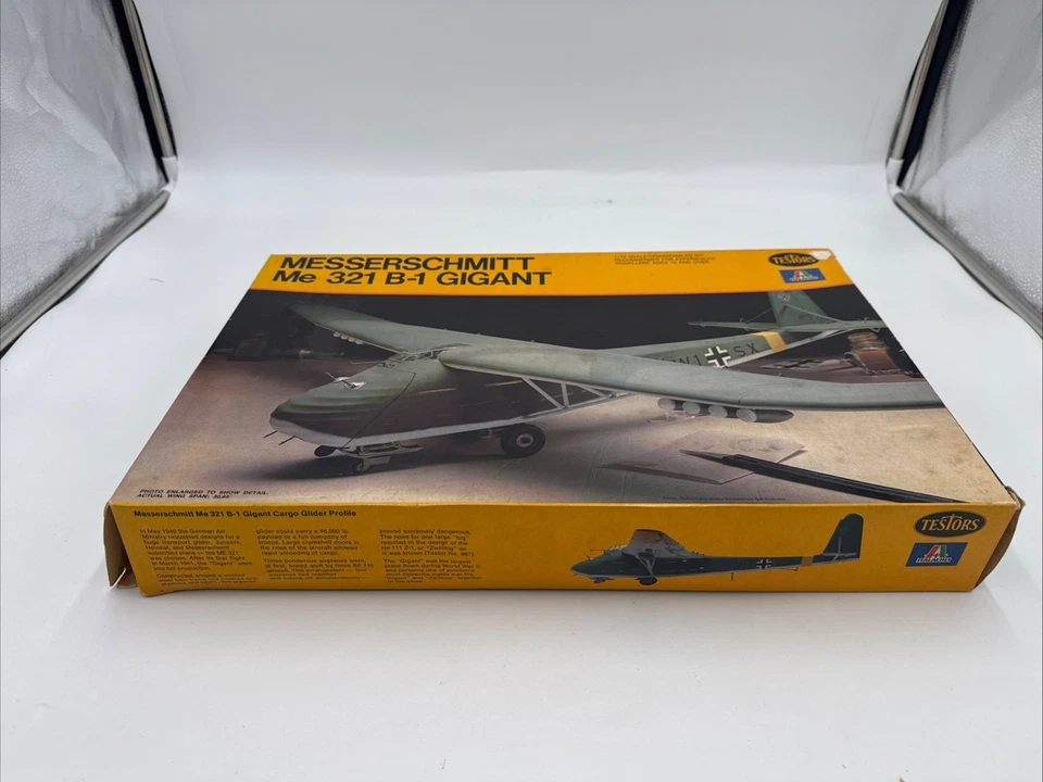 1979 Testors Italeri 865 Messerschmitt Me 321 B-1 Gigant 1/72 Scale Kit Open Box - Image 2 of 4