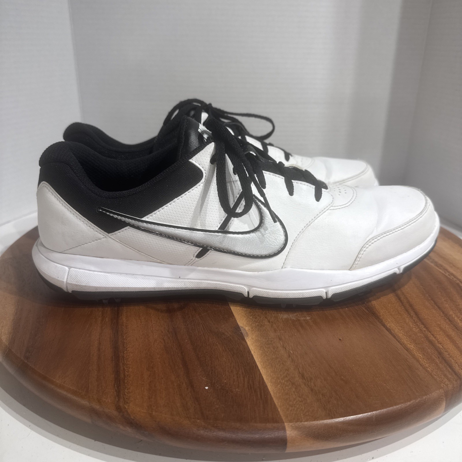 White/black Men&rsquo;s Size 12