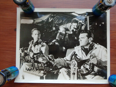 Pressefoto / still  The Man in the Sky  J.Stratton,D.Pleasence,E.Byrne,J.Hawkins
