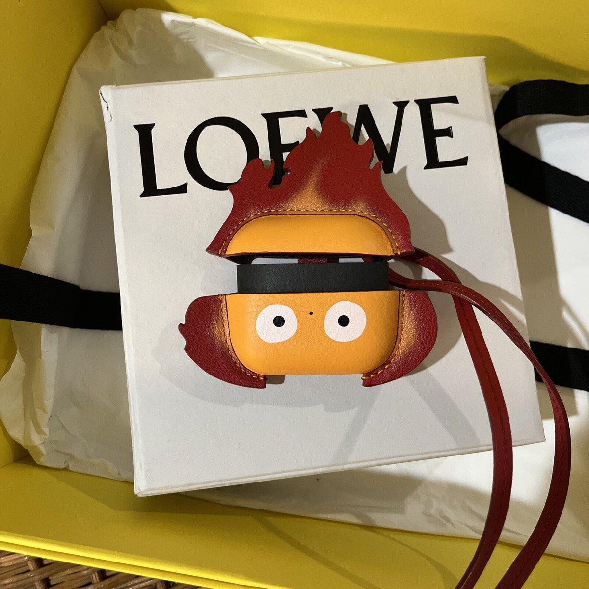 Loewe x Howl's Moving Castle Calcifer AirPods Pro Case Classic