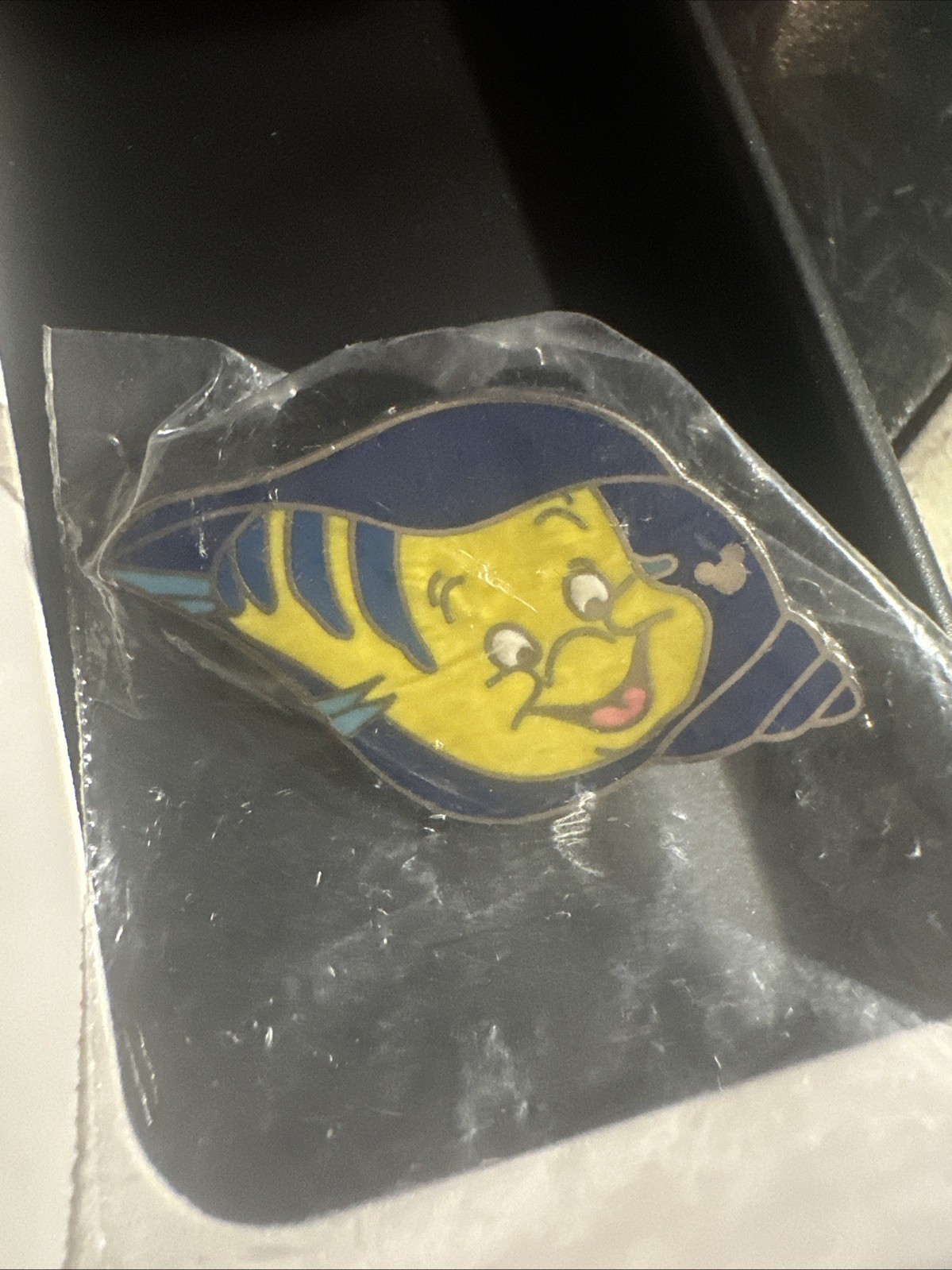 🐚 Exclusive Flounder in Conch Shell - Disney's The Little Mermaid Trading Pin
