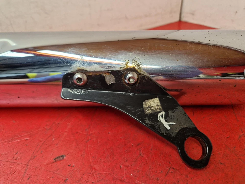 TRIUMPH BONNEVILLE EXHASUT TAIL PIPE RIGHT HAND RH 2004 # DAMAGED #  - Image 2 of 4