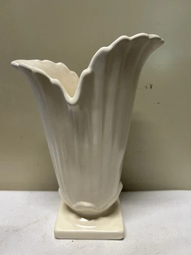 Vtg Art Nouveau SHAWNEE CREAM CERAMIC POTTERY MCM FLOWER VASE CENTERPIECE