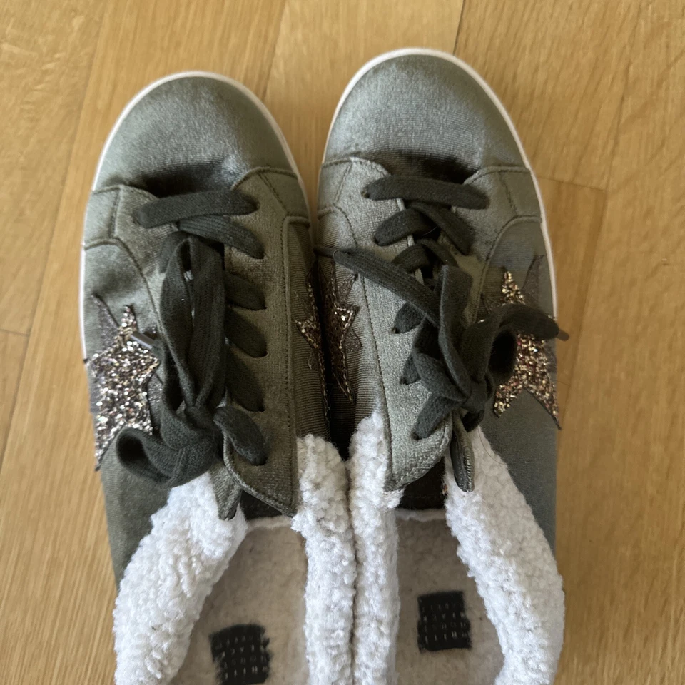 Tênis WhiteHouse Black Market veludo oliva Payton tamanho 10 Sherpa Star - Imagem 3 de 4