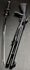 Plaque métal décoration katana fusil a pompe arme   30 X 20 CM