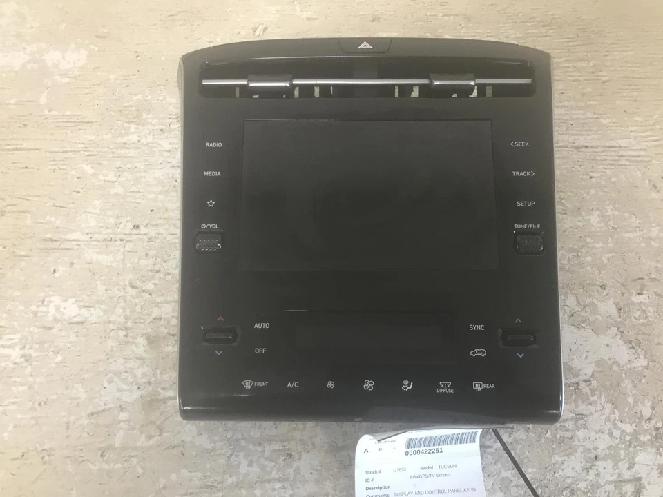Used Infotainment Display fits: 2022 Hyundai Tucson display and control panel ga - Изображение 2 из 4