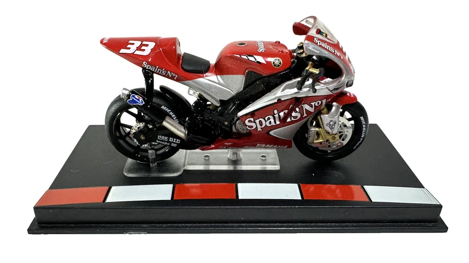 MODELLINO MOTO DIECAST  YAMAHA YZR-M1 MARCO MELANDRI 2004 1/24 - Immagine 4 di 4