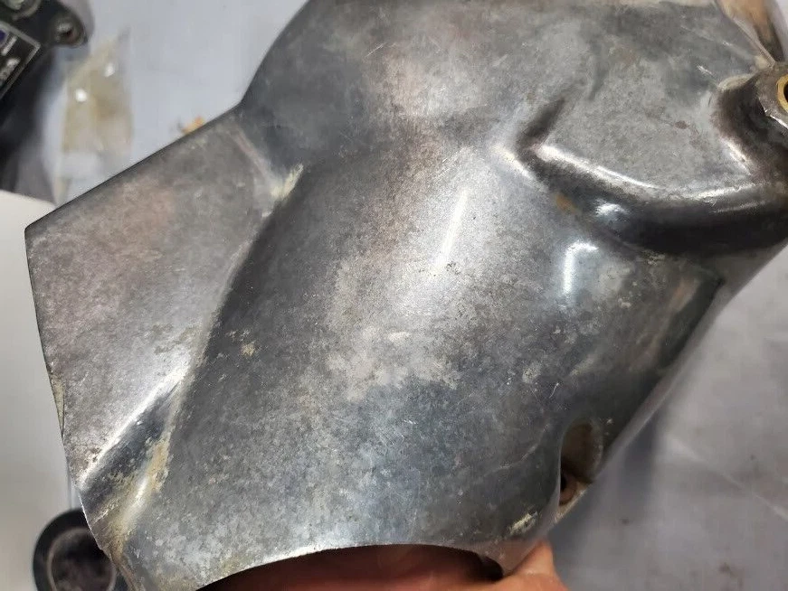 CUBIERTA LATERAL ALUMINIO MOTOR DUCATI 125 AUREA DIFERENTE A GRAN SPORT Foto 2 de 4