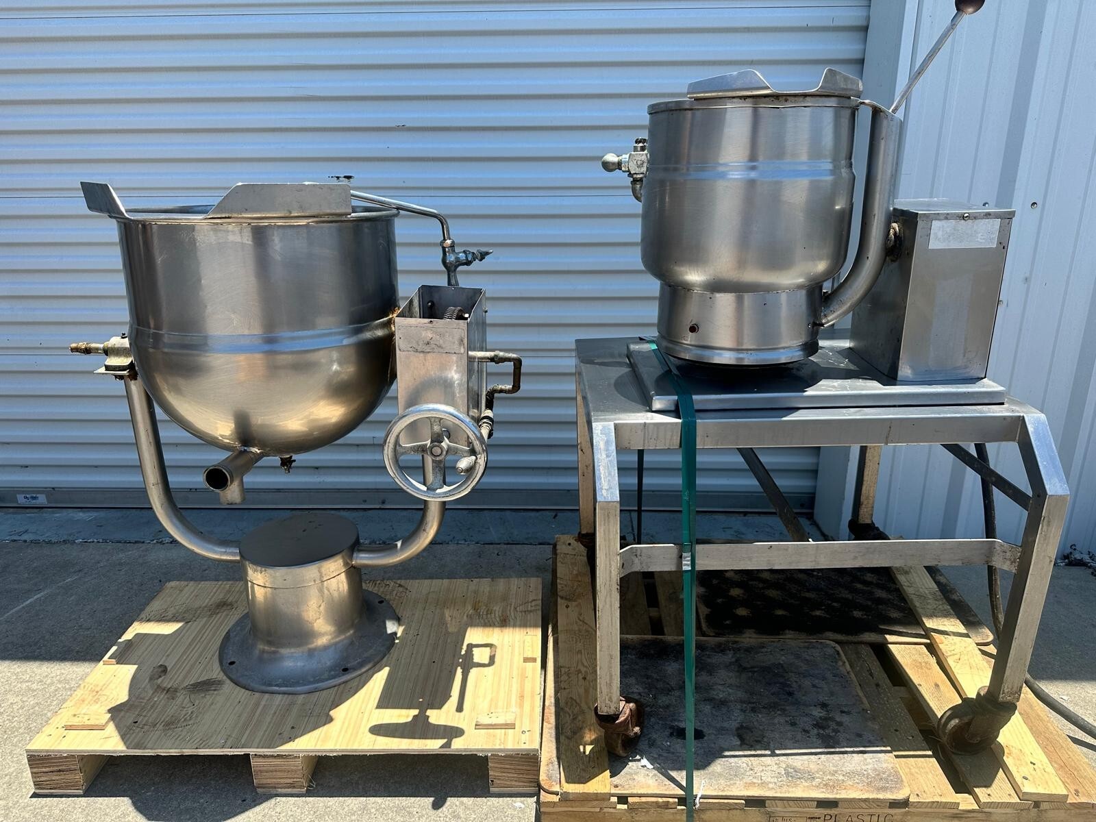 Lot of 2 Groen Jacketed Steam Tilt Kettles Model DB720 & DT20 For