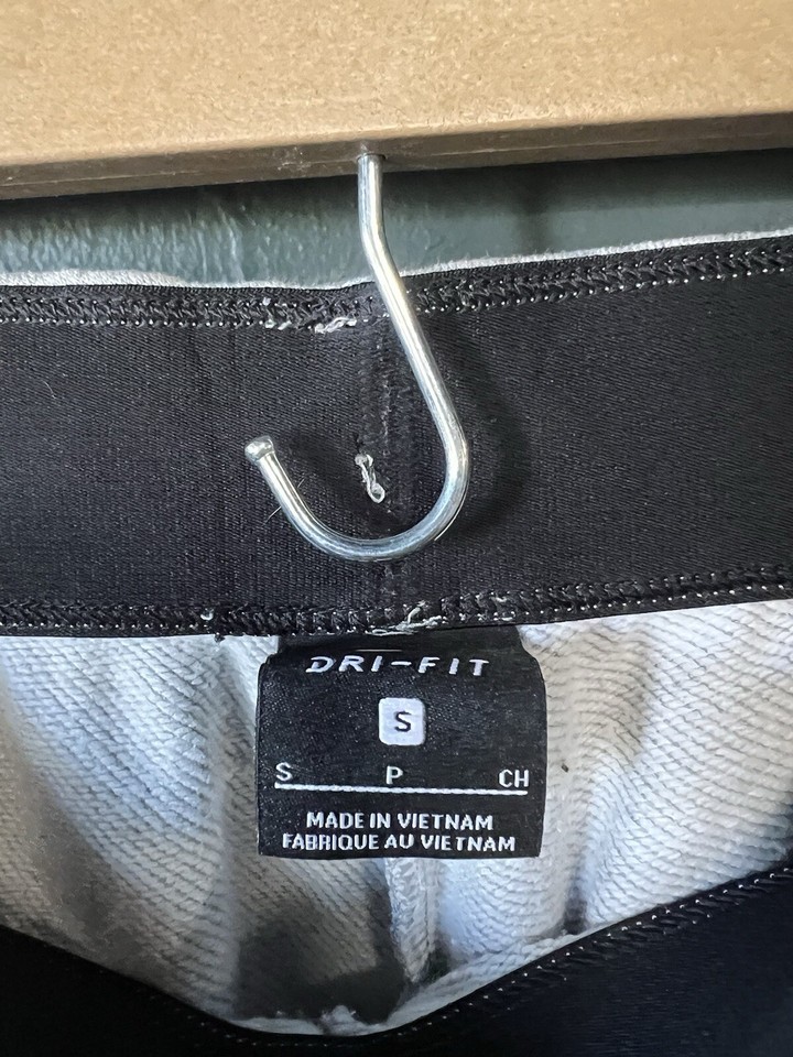 Nike Sportswear Womens Gray Jogger Cropped Sweatpants Size Small 933766