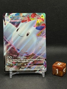 Pokemon 2020 Togekiss VMAX 141/185 Vivid Voltage Ultra Rare NM