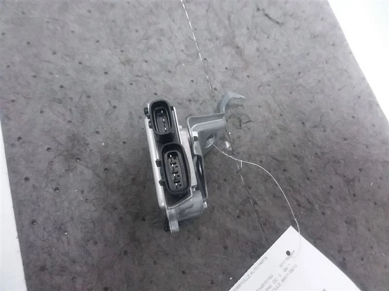 Módulo de control de bomba de combustible compatible con 16-19 LEXUS GS350 89571-58010 Foto 2 de 4