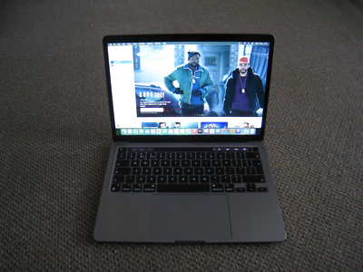 Apple MacBook Pro A2338 M1 2020 8GB 256 GB OS Sequoia Charger REF