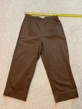Chaus capris pants Women size 6  New 
