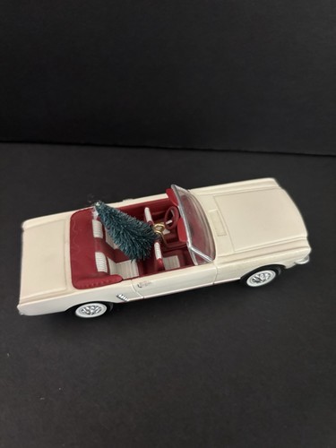1992 Hallmark Keepsake Ornament Mustang Missing Xmas Presents.  NO BOX - Picture 3 of 3