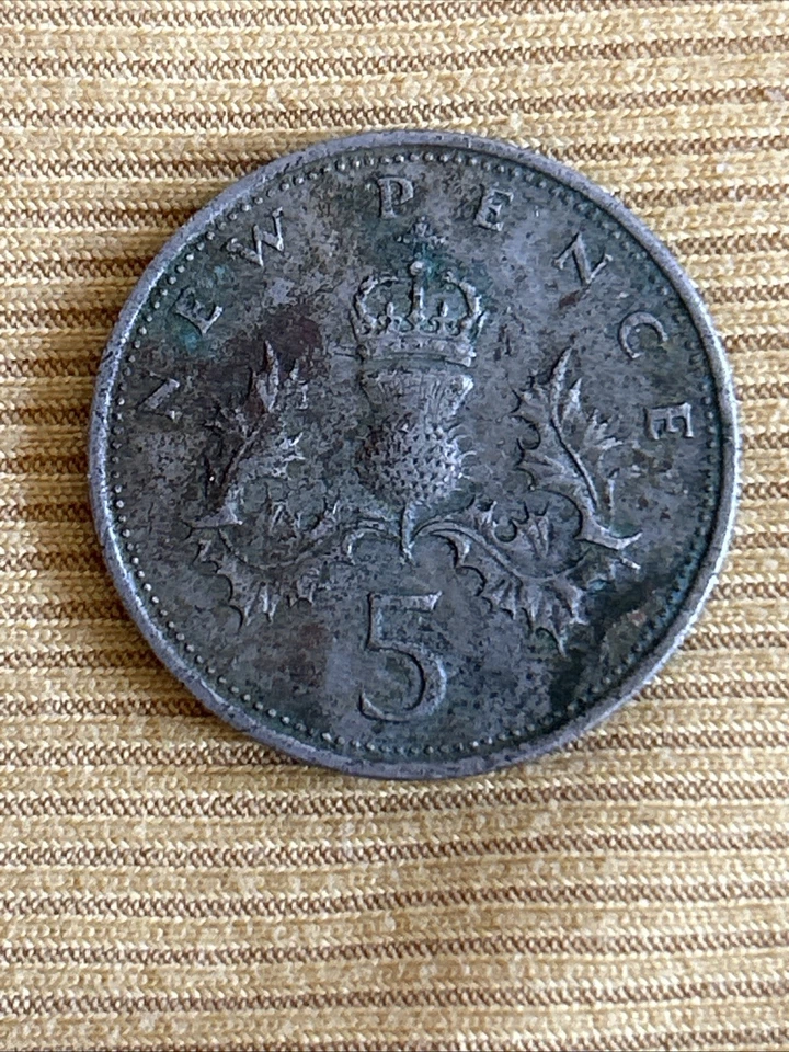 Moeda de giro artístico 1970 Grã-Bretanha Elizabeth II 5 novos pence KM# 911-look | - Imagem 4 de 4