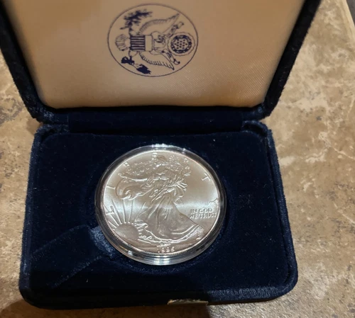 1995 U.S. Mint 1 oz Silver American Eagle $1 Coin -Brilliant  Uncirculated