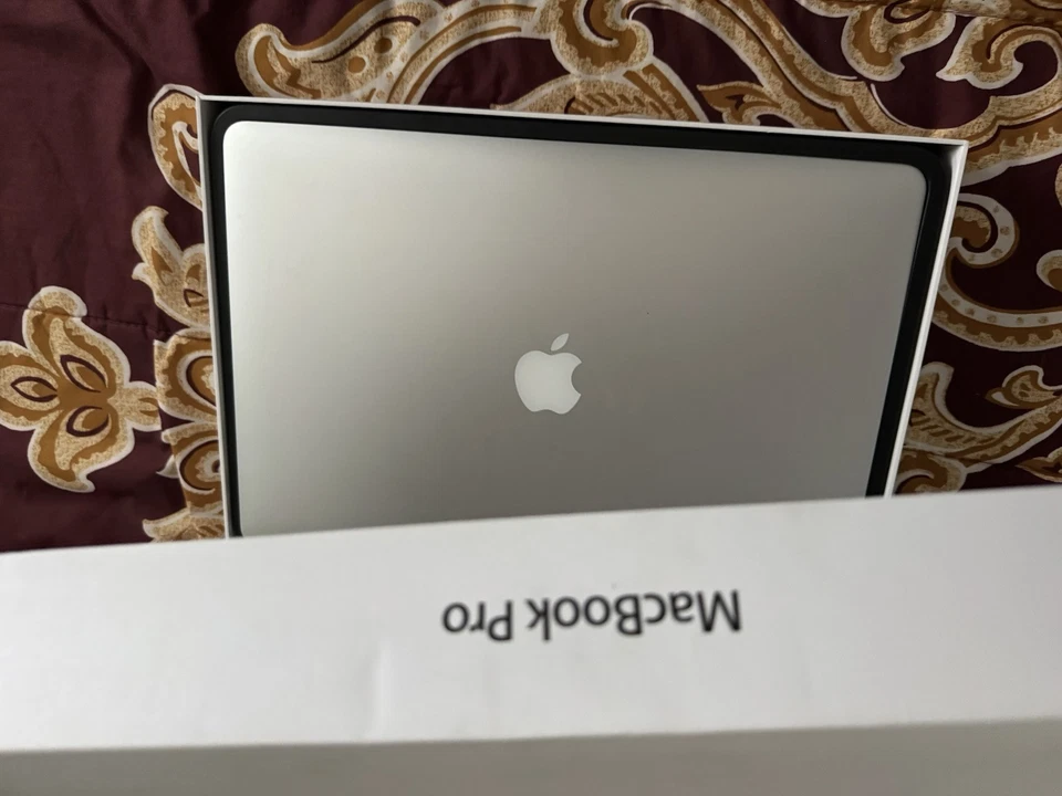 MacBook Pro 15"(256GB SSD, Intel Core i7-3615QM X4, 2.3GHz, 8GB RAM, NVIDIA... - Image 2 of 4