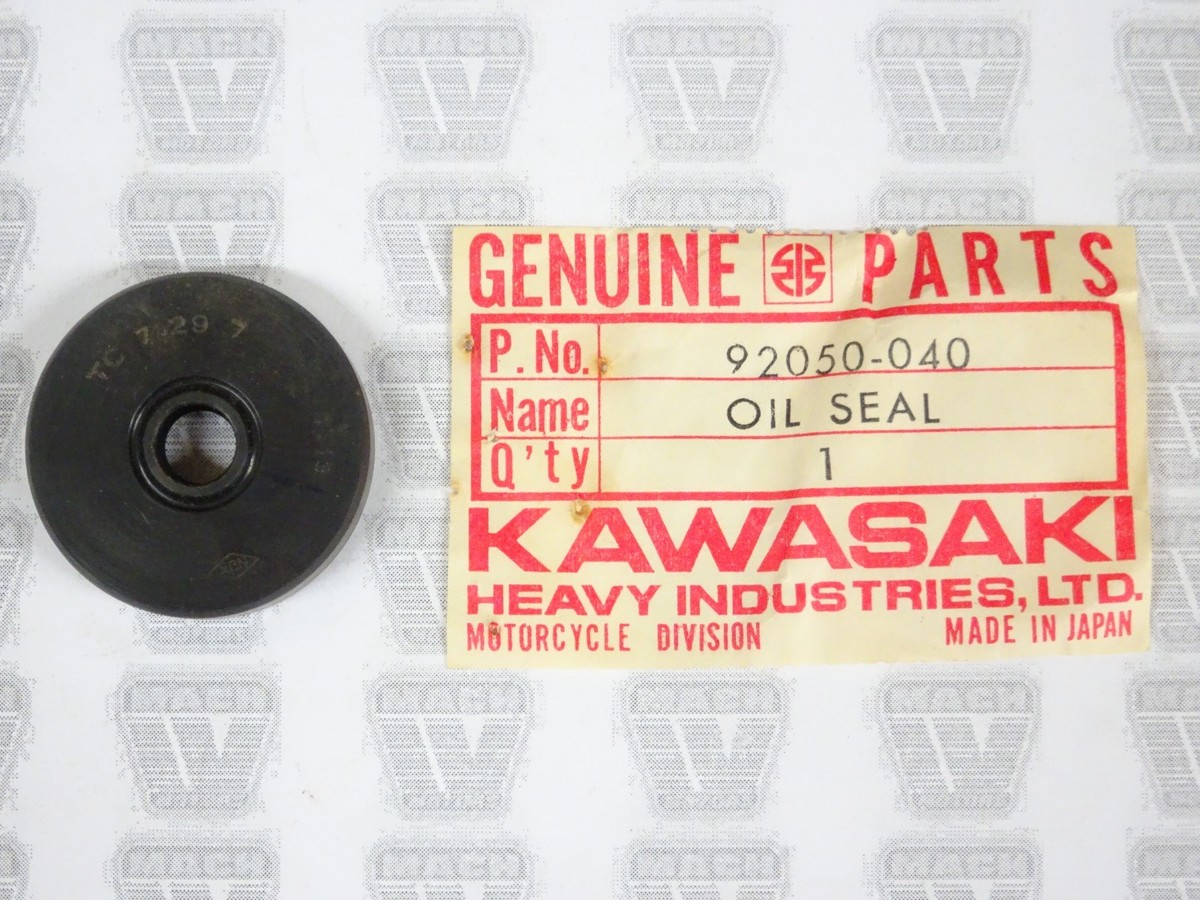 Kawasaki NOS NEW 92050-040 Oil Seal TC7297 S1 S3 KH KH400 KH250