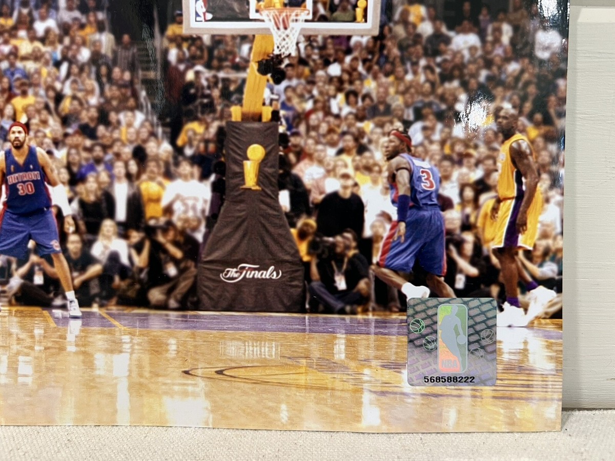Kobe Bryant #8 Lakers Official NBA Numbered Photo File '04 Finals