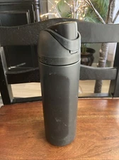 Owala 24oz Bottle Freesip Straw Spout Locking Lid Handle Triple Layer Insulation