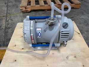 Edwards XDS10c / Dry Scroll Vacuum Pump / A727-01-903