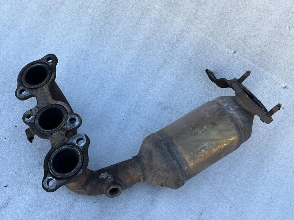 Colector de escape delantero izquierdo Lexus RX330 2005 L20190 25052-20190 Foto 2 de 4