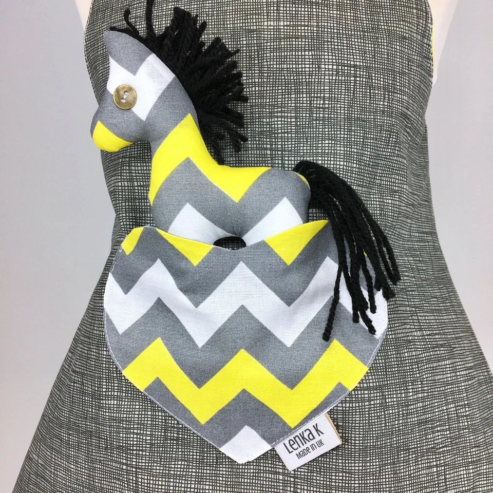Handmade Reversible girl’s dress Yellow & Grey Zig Zag. Size: New Born - 9 Years - Image 4 of 4