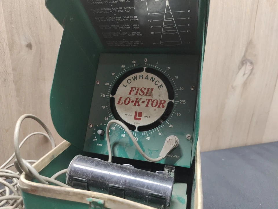 ВИНТАЖНЫЙ FISH LO-K-TOR ОТ LOWRANCE/LEMCO МОДЕЛЬ 505-C НЕПРОВЕРЕННЫЙ   - Изображение 2 из 3
