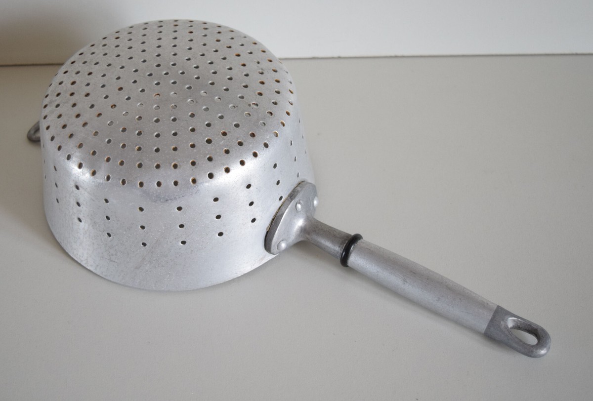 Passoire égouttoir Vintage En Aluminium à 3 Pieds - Diamètre 23 Cm - Occasion