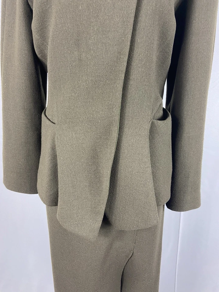 Donna Karan Size 12 Deconstructed Vintage Green 2 Piece Wool Blend Skirt Suit - Image 3 of 4