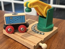 BRIO World Wooden Railway Low Level CRANE 33245 w/Cargo Car cargo USA Seller